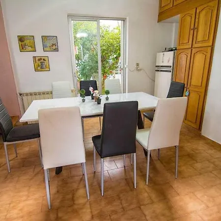 Thanasis * Kounoupidhianá